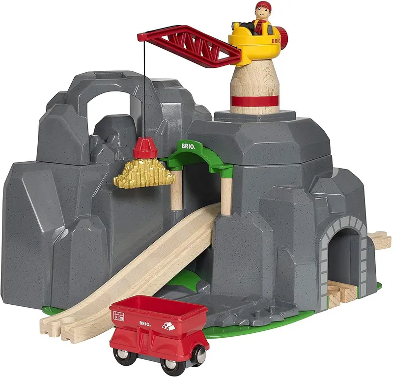 Brio Railway Set: Crane & Mountain Tunnel Playset 1