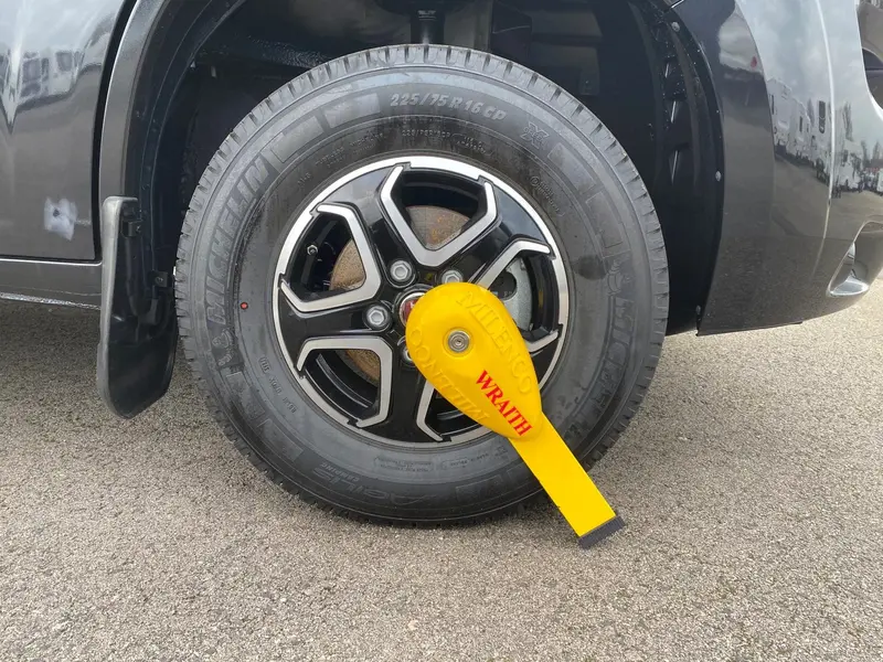 Milenco Wraith 2 Motorhome Wheel Clamp Lock 1