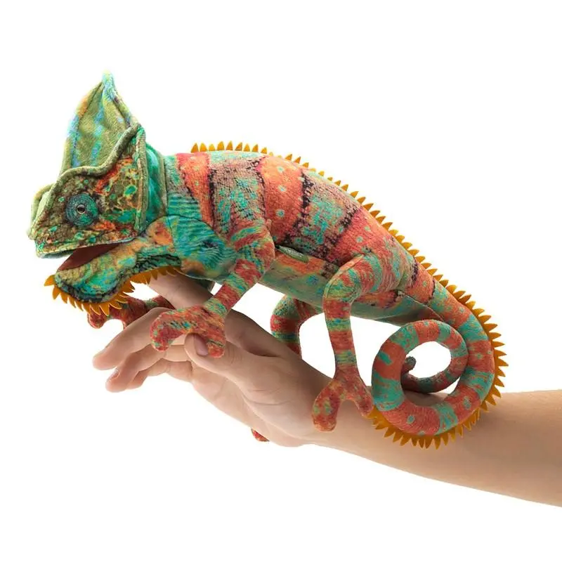 Small Chameleon Figurine – Realistic Animal Collectible 1